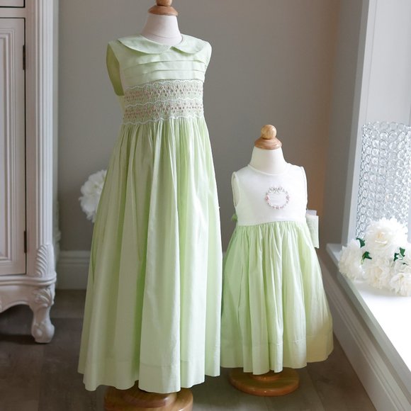 Strasburg Hand Smocked Embroidered Dress Portrait Spring Summer Vacation LOVELY! - Picture 3 of 5